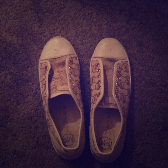 Shoes - Picture 1 of 2